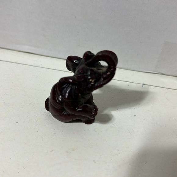 3 Red Resin Elephants. Tallest approx 4” - Picture 6 of 9